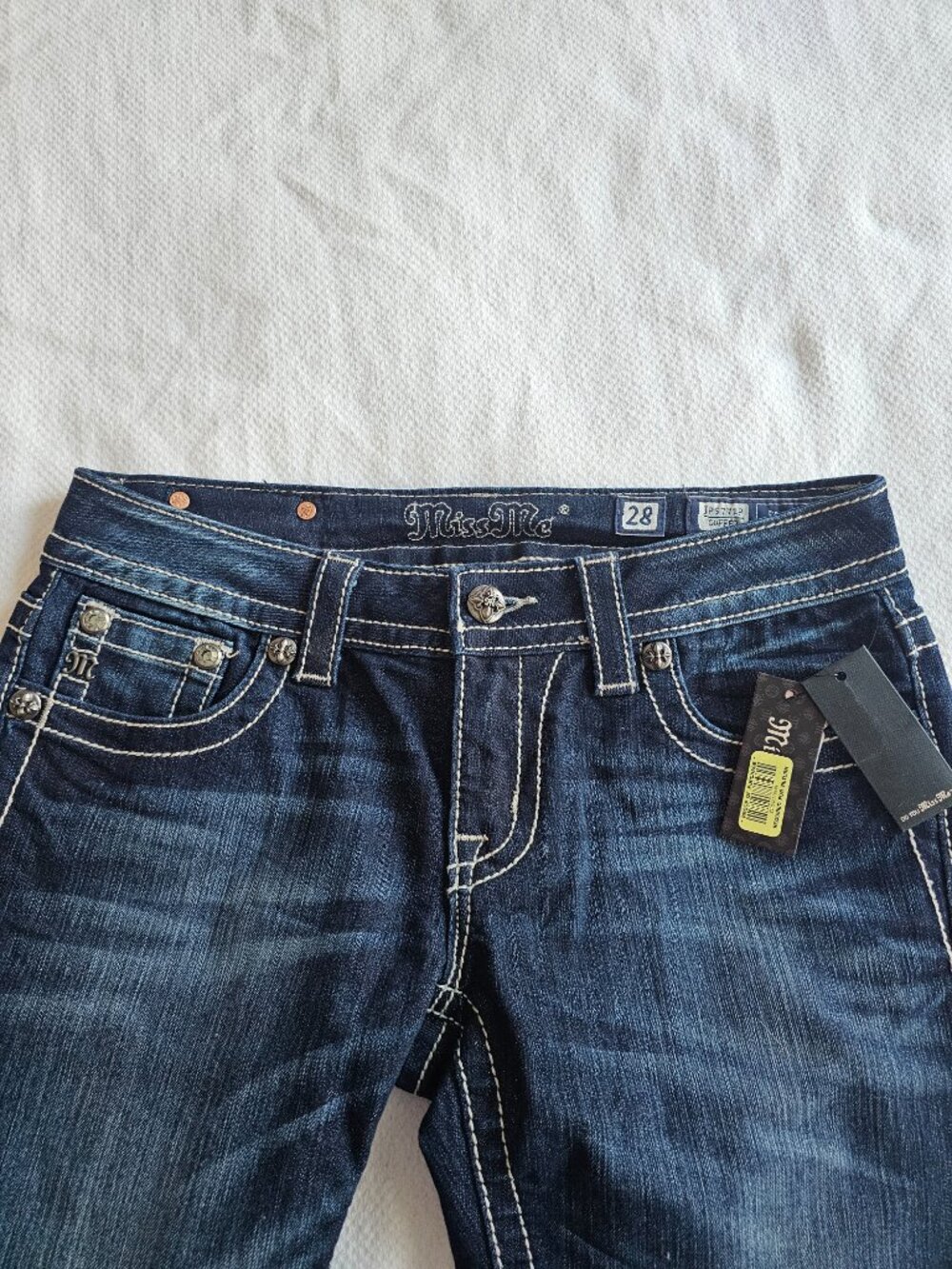 Miss Me cuffed capri dark wash denim/ jeans. model #JP5771P - Picture 9 of 12